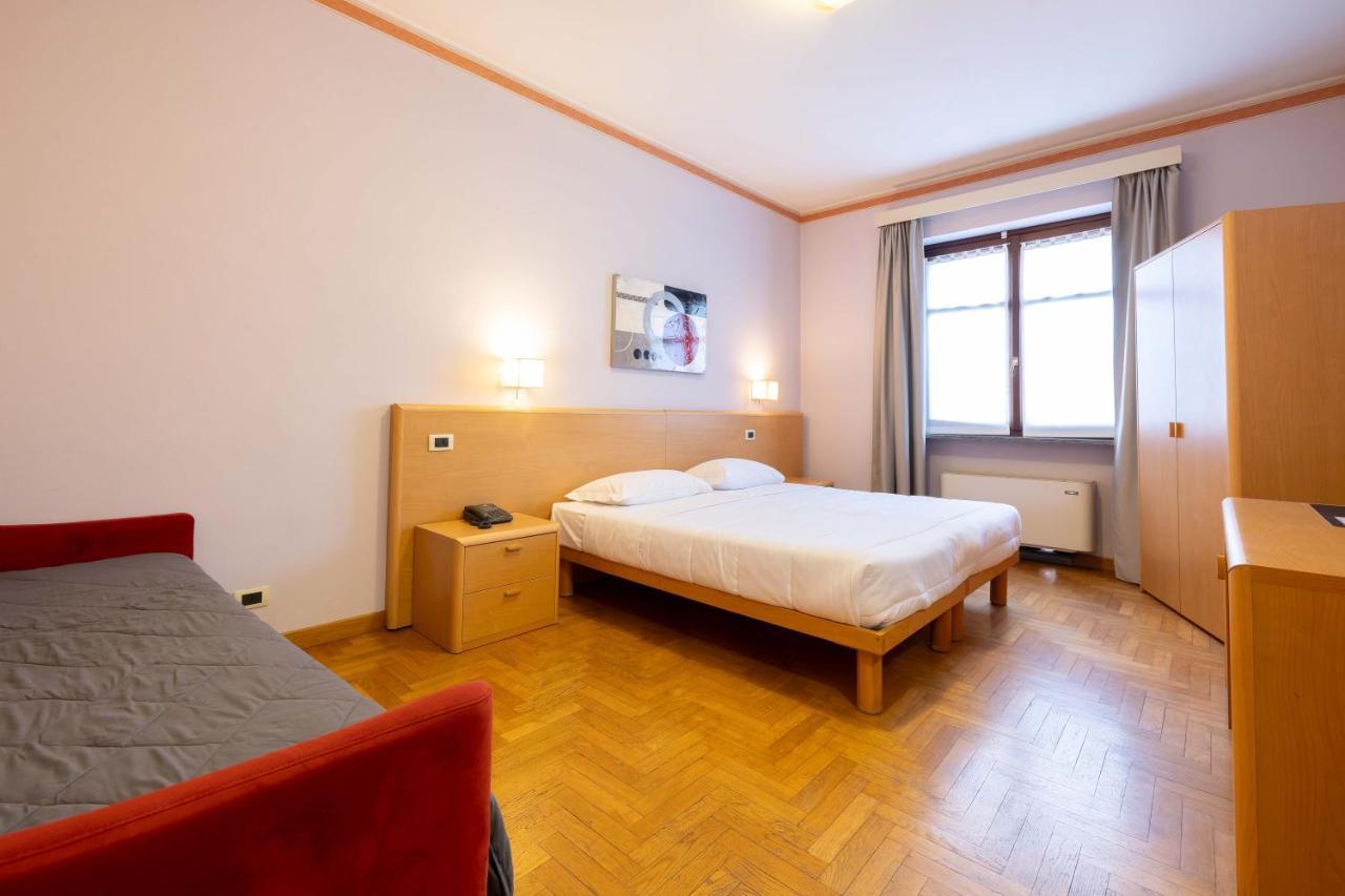 Hotel La Ferte Asti Exteriör bild