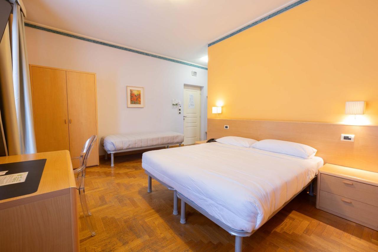 Hotel La Ferte Asti Exteriör bild