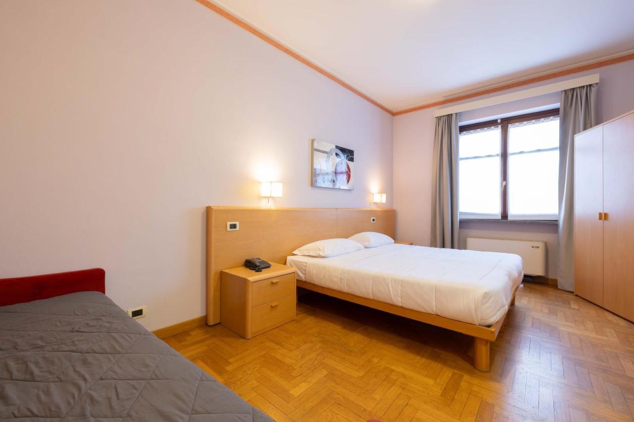 Hotel La Ferte Asti Exteriör bild