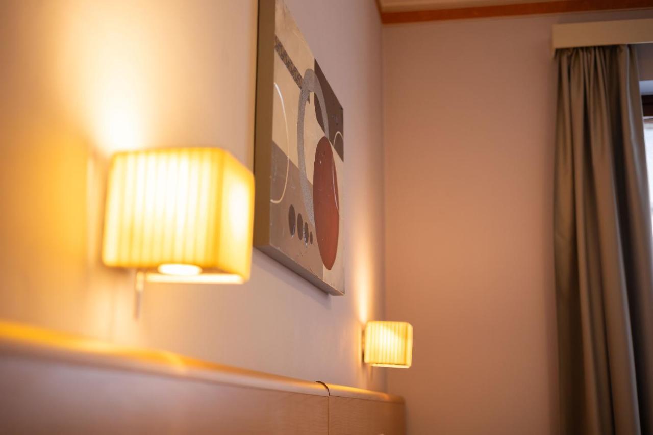 Hotel La Ferte Asti Exteriör bild