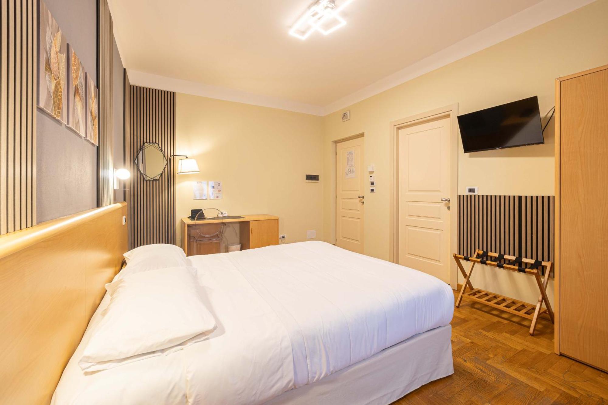Hotel La Ferte Asti Exteriör bild